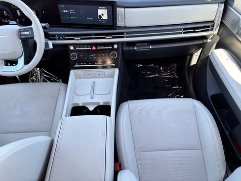 Used 2025 Hyundai Santa Fe SEL image 14