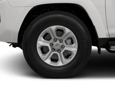Used 2017 Toyota 4Runner SR5 AWD/4WD image 12