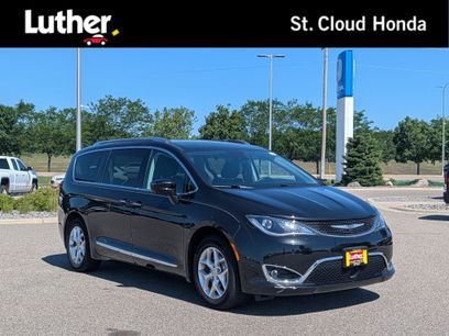 Used 2020 Chrysler Pacifica Touring-L w/ Tire & Wheel Group