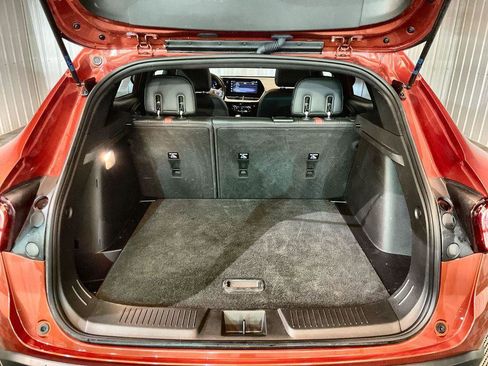 Used 2024 Chevrolet Trax RS w/ Sunroof Package image 23