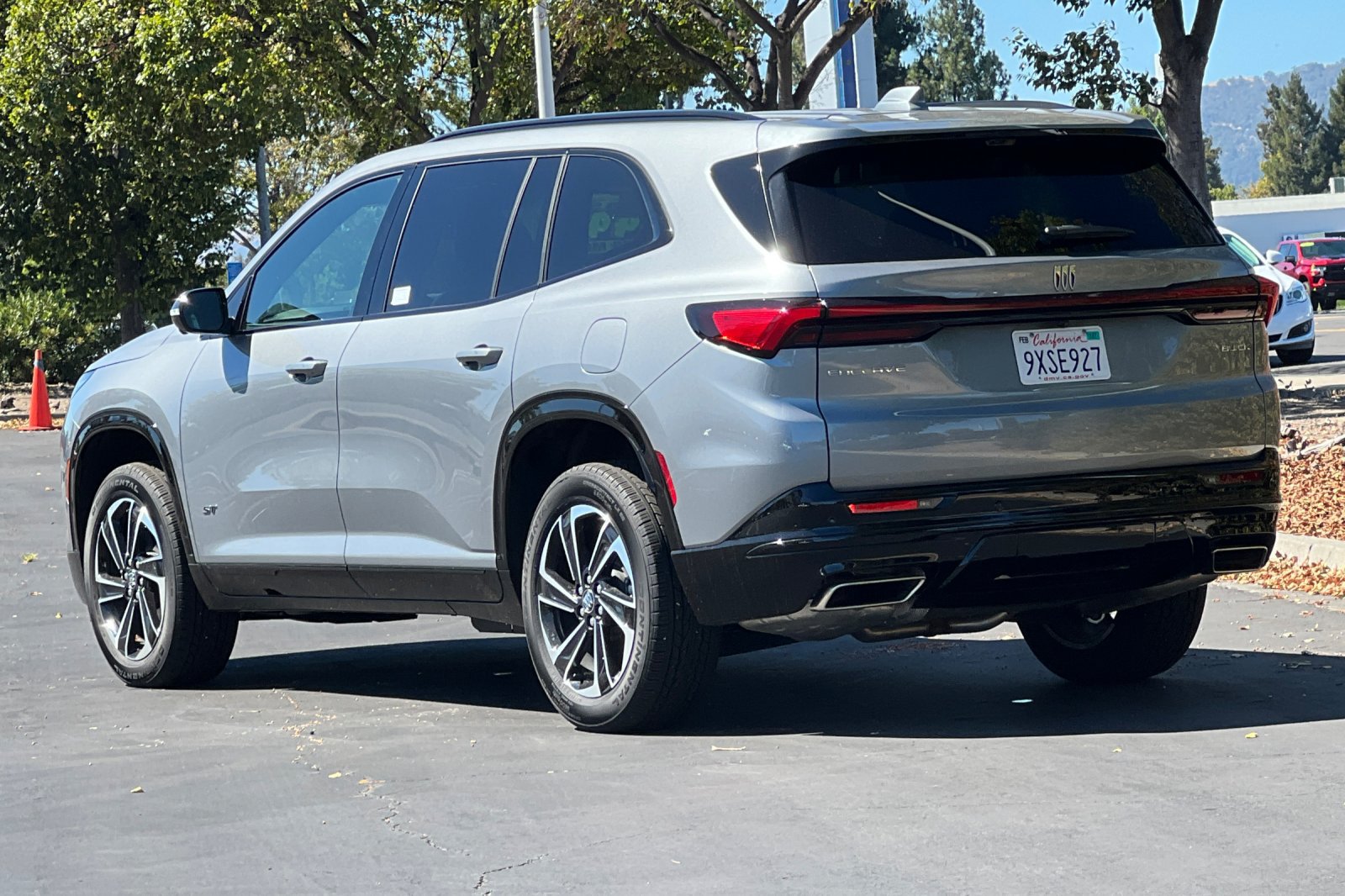 Used 2026 Buick Enclave Sport Touring w/ Power Package FWD image 6