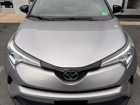 Used 2019 Toyota C-HR Limited FWD image 2