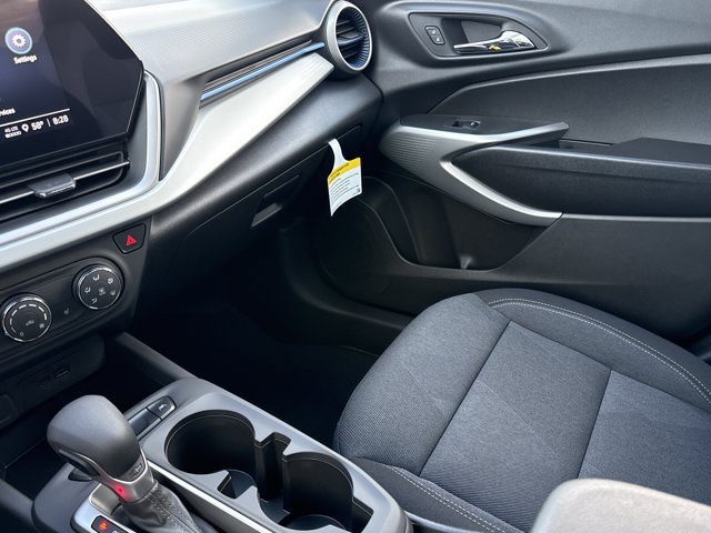 New 2026 Chevrolet Trax LS w/ LS Convenience Package FWD image 18