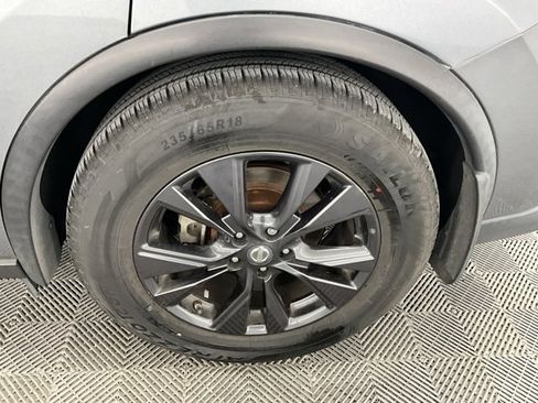 Used 2018 Nissan Murano SV w/ Premium Package image 28