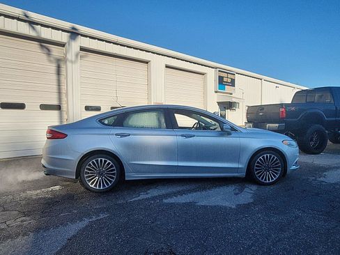 Used 2018 Ford Fusion SE w/ Fusion SE Technology Package FWD image 6