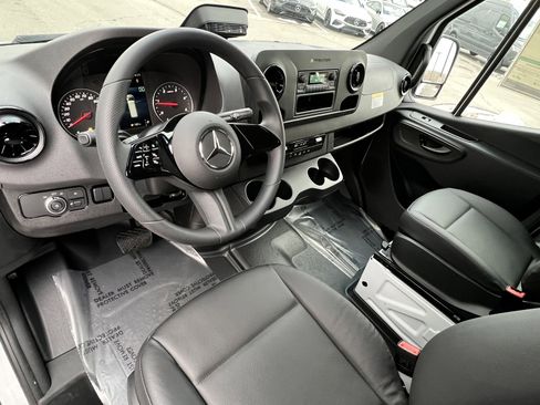 New 2025 Mercedes-Benz Sprinter 2500 image 18