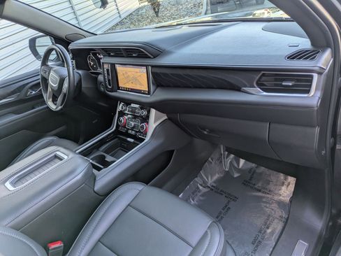 Used 2021 GMC Yukon Denali w/ Denali Premium Package image 37