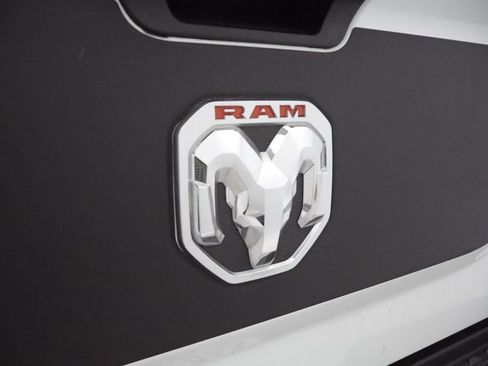 Used 2024 RAM 2500 Tradesman w/ Chrome Appearance Group AWD/4WD image 22