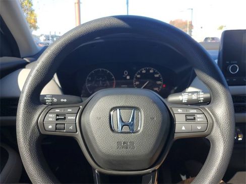 Used 2025 Honda HR-V LX image 15