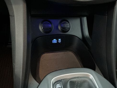 Used 2017 Hyundai Santa Fe Sport image 27