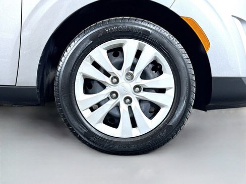 Used 2023 Kia Soul LX FWD image 37