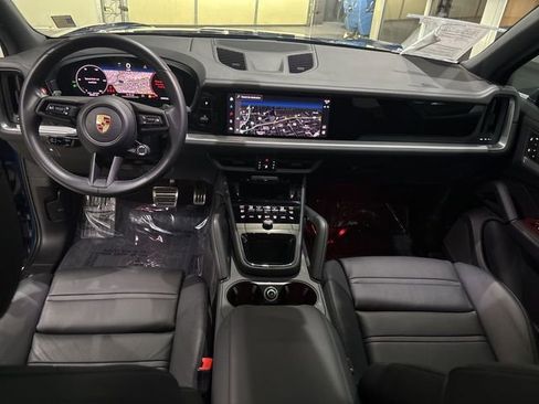 Used 2024 Porsche Cayenne S image 28