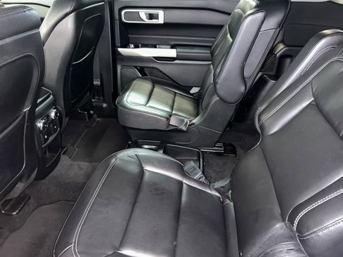 Used 2020 Ford Explorer XLT w/ Equipment Group 202A AWD/4WD image 10