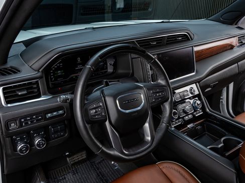 Used 2024 GMC Yukon Denali Ultimate image 17