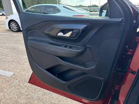 Used 2022 GMC Terrain SLE FWD image 30
