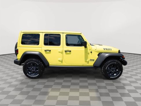 Used 2023 Jeep Wrangler Unlimited w/ Sun & Screen Package AWD/4WD image 4
