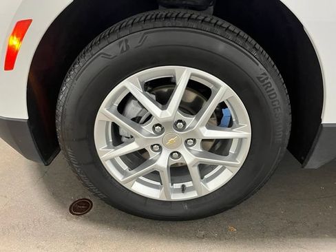 Used 2024 Chevrolet Equinox LT AWD/4WD image 28