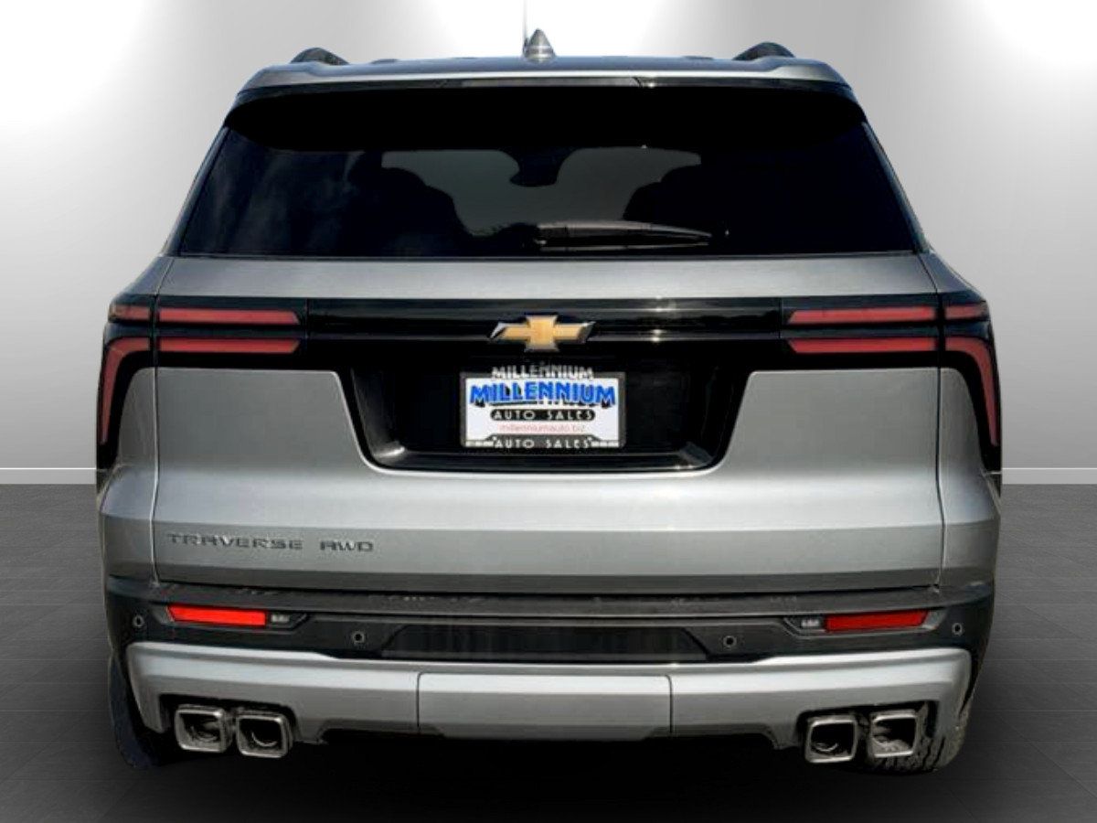 Used 2025 Chevrolet Traverse LT w/ Sun and Wheel Package AWD/4WD image 6