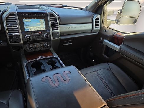 Used 2017 Ford F250 King Ranch w/ King Ranch Ultimate Package AWD/4WD image 12