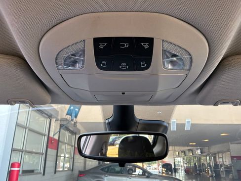 Used 2024 Chrysler Voyager LX FWD image 17