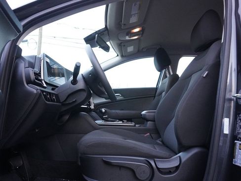 Used 2025 Kia Sportage LX image 29