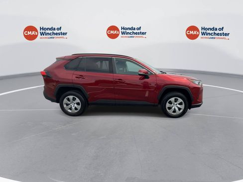 Used 2021 Toyota RAV4 LE AWD/4WD image 9