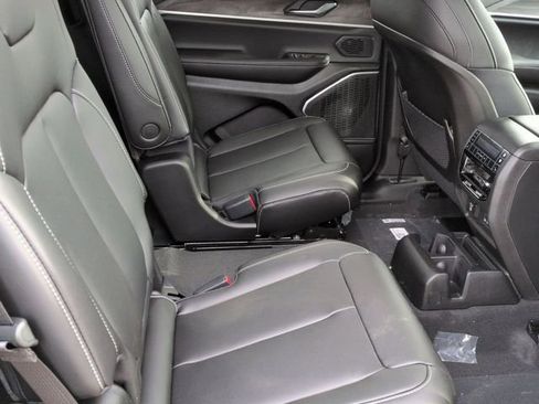 New 2026 Jeep Grand Cherokee L Limited w/ Limited Altitude Package image 31