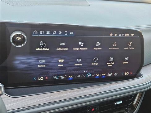 New 2025 Chevrolet Suburban Premier image 12