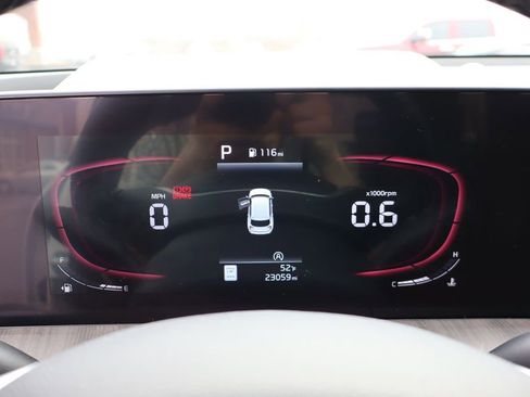 Used 2024 Kia Telluride EX w/ EX Captain's Chair Package image 15