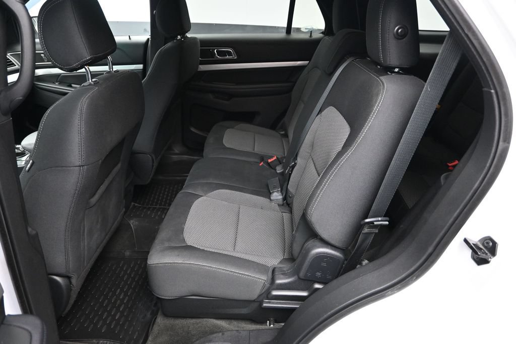 Used 2017 Ford Explorer XLT FWD image 25