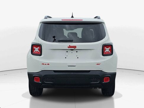 Used 2023 Jeep Renegade Latitude w/ Sun/Sound Group AWD/4WD image 5