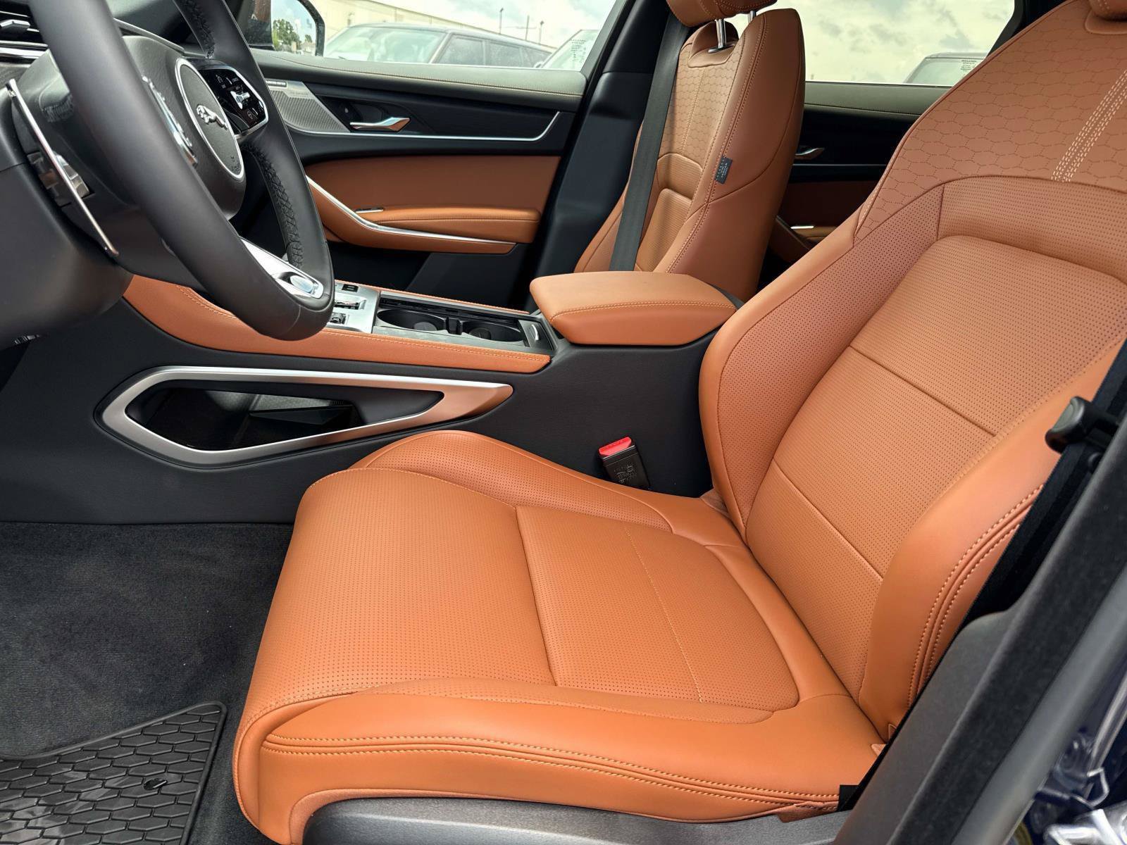 New 2026 Jaguar F-PACE R-Dynamic S AWD/4WD image 10