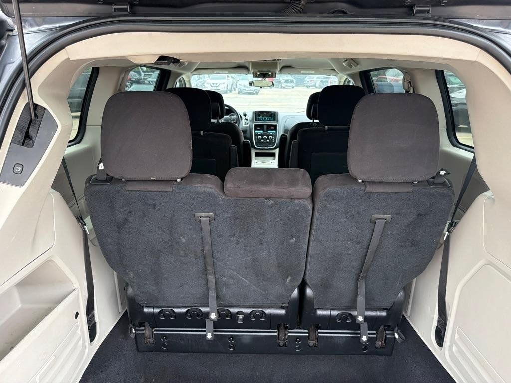 Used 2012 Dodge Grand Caravan SXT FWD image 12