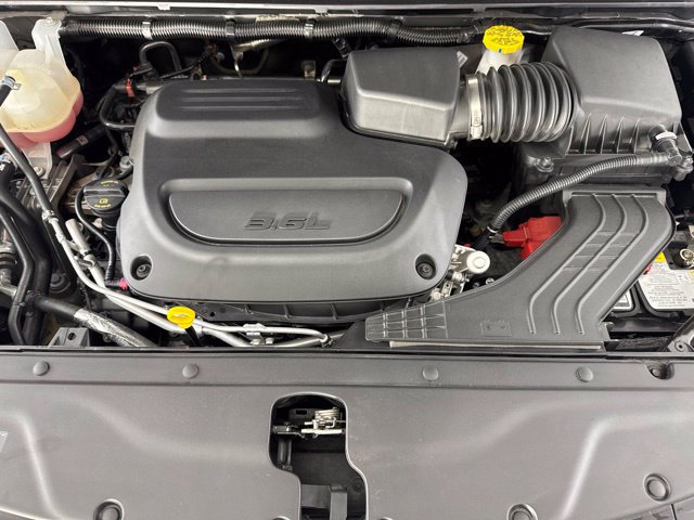 Used 2025 Chrysler Pacifica Select FWD image 19