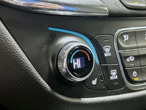 Used 2023 Chevrolet Equinox LT image 20