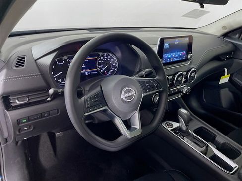 New 2025 Nissan Sentra SV image 7
