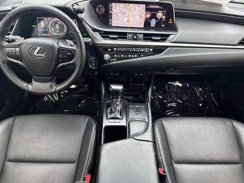 Used 2021 Lexus ES 300h w/ Premium Package image 10