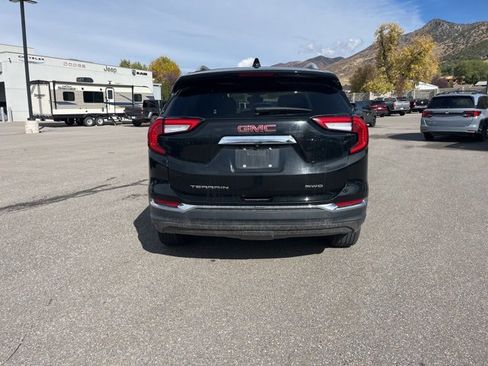 Used 2024 GMC Terrain SLT image 5