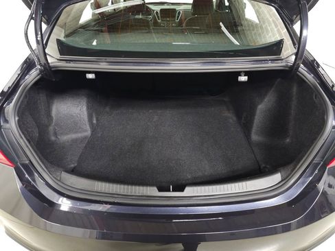 Used 2022 Chevrolet Malibu RS FWD image 8