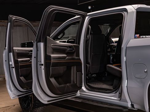 Used 2025 GMC Sierra 1500 AT4 w/ AT4 Premium Package image 31