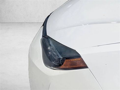 Used 2018 Toyota Corolla LE FWD image 16