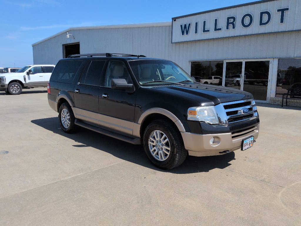 Used 2014 Ford Expedition EL XLT w/ Equipment Group 202A AWD/4WD image 2