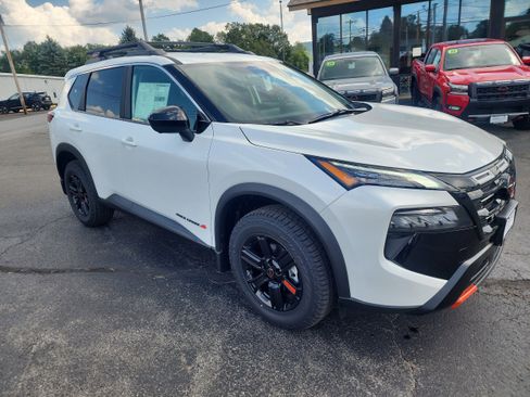 New 2026 Nissan Rogue SV image 2