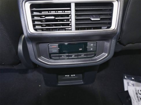 New 2026 Volkswagen Atlas SE image 16