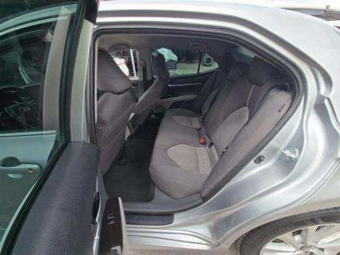 Used 2022 Toyota Camry LE FWD image 5