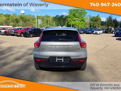 Used 2024 Volvo XC40 B5 Plus w/ Climate Package image 34