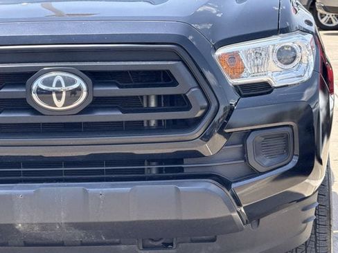 Used 2022 Toyota Tacoma SR AWD/4WD image 9