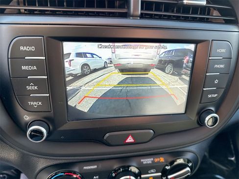 Used 2020 Kia Soul LX image 17