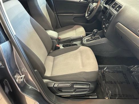 Used 2018 Volkswagen Jetta S image 10