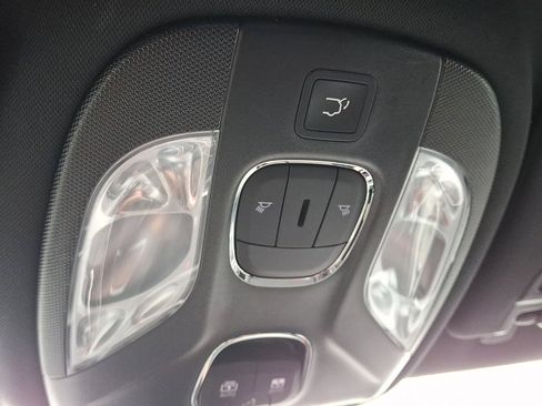 Used 2024 Jeep Compass Latitude w/ Sun and Sound Group image 31